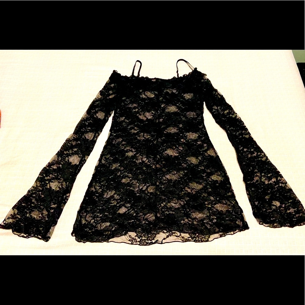 LACE CHEMISE( Used but look new)